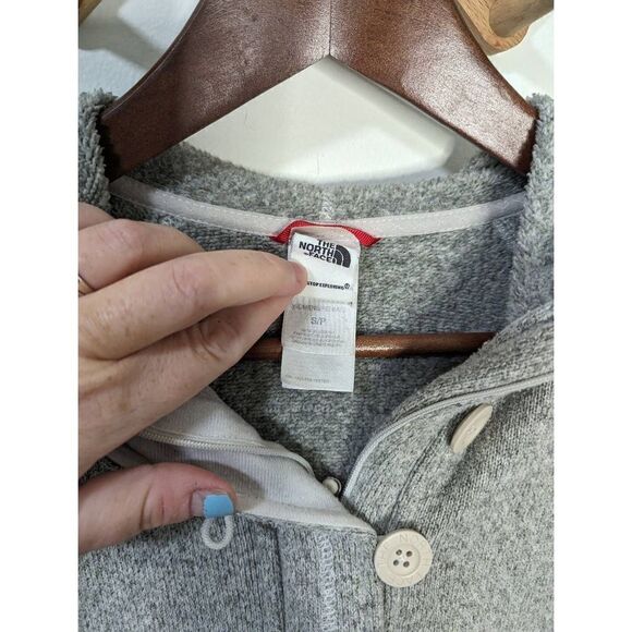 The North Face Women's 1/4 Button Pullover Fleece Sweater - Size Small - Picture 7 of 7